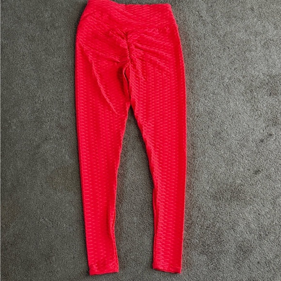 Vibrant pink Textured Leggings - Picture 3 of 3